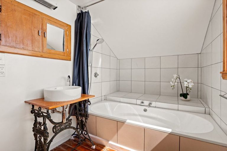 Photo of property in 19 Mavora Road, Lake Hayes, Queenstown, 9304