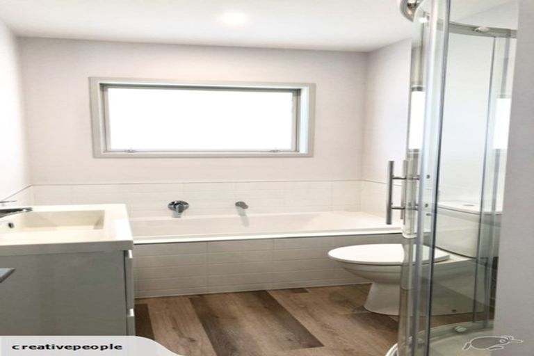 Photo of property in 42 Elliston Crescent, Stanmore Bay, Whangaparaoa, 0932