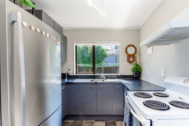 Photo of property in 12 Hookway Grove, Paraparaumu, 5032