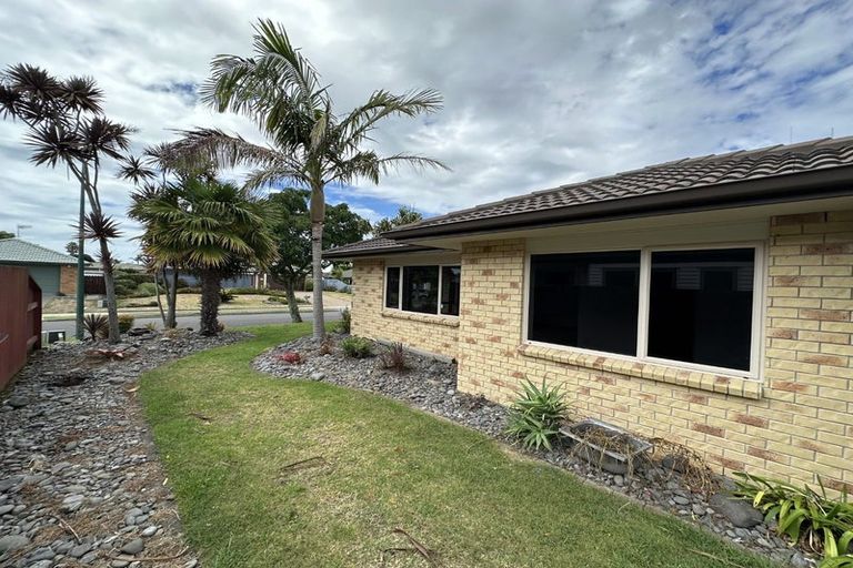 Photo of property in 18 Carribean Place, Papamoa Beach, Papamoa, 3118
