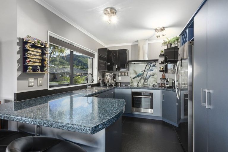 Photo of property in 46 Percy Kinsman Crescent, Riverstone Terraces, Upper Hutt, 5018