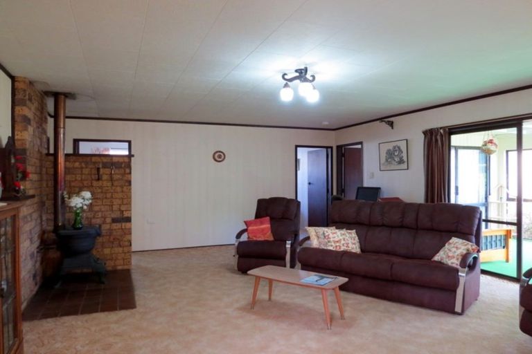 Photo of property in 2210 Rings Road, Coromandel, 3506
