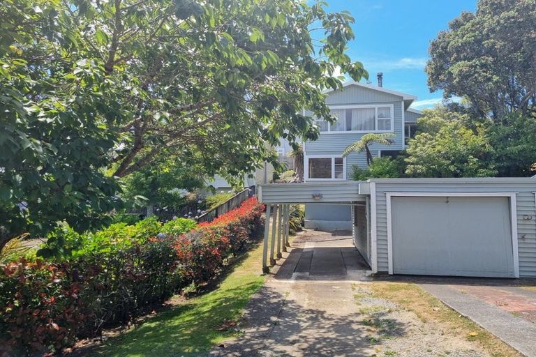 Photo of property in 1 Espin Crescent, Karori, Wellington, 6012