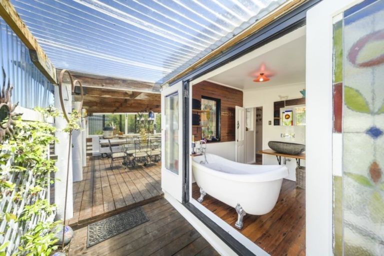 Photo of property in 320 Featherston Street, Palmerston North, 4410