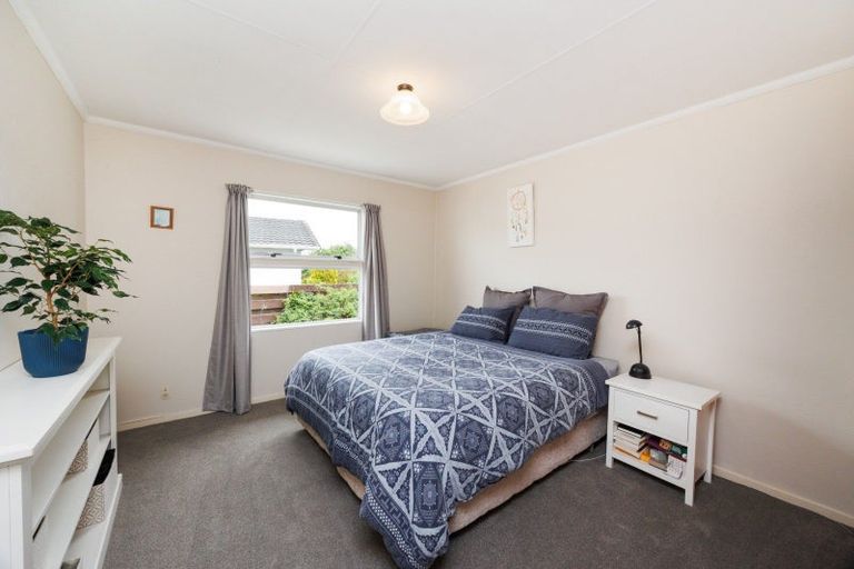 Photo of property in 22 Palliser Place, Milson, Palmerston North, 4414