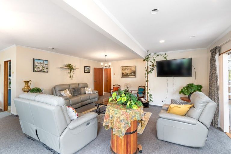 Photo of property in 13 Chichester Drive, Pinehaven, Upper Hutt, 5019