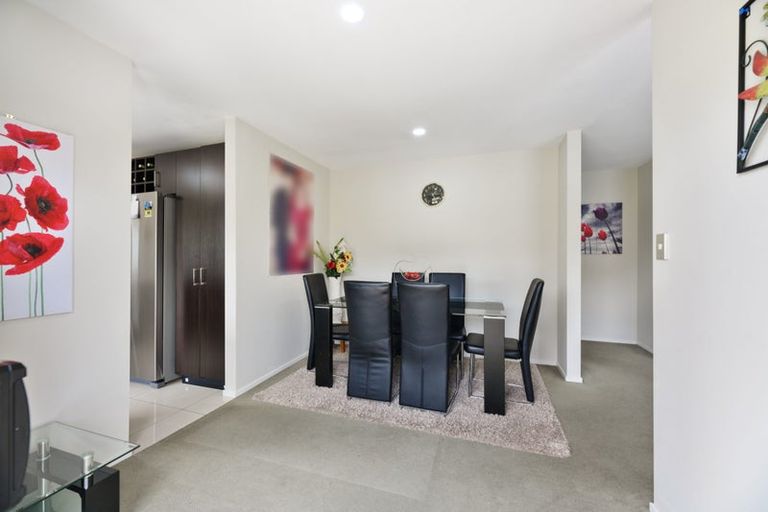 Photo of property in 8 Riverglade Parkway, Te Atatu South, Auckland, 0610