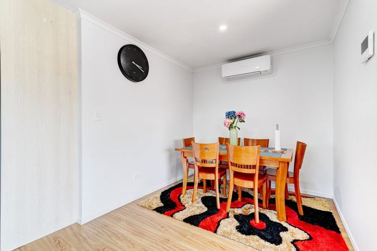 Photo of property in 74a Awaroa Road, Sunnyvale, Auckland, 0612