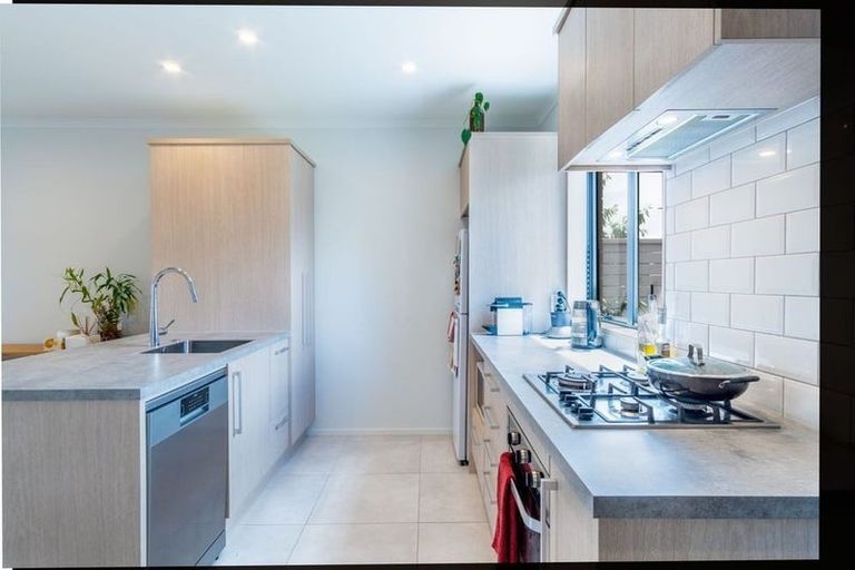 Photo of property in 22 Pepene Avenue, Takanini, 2112