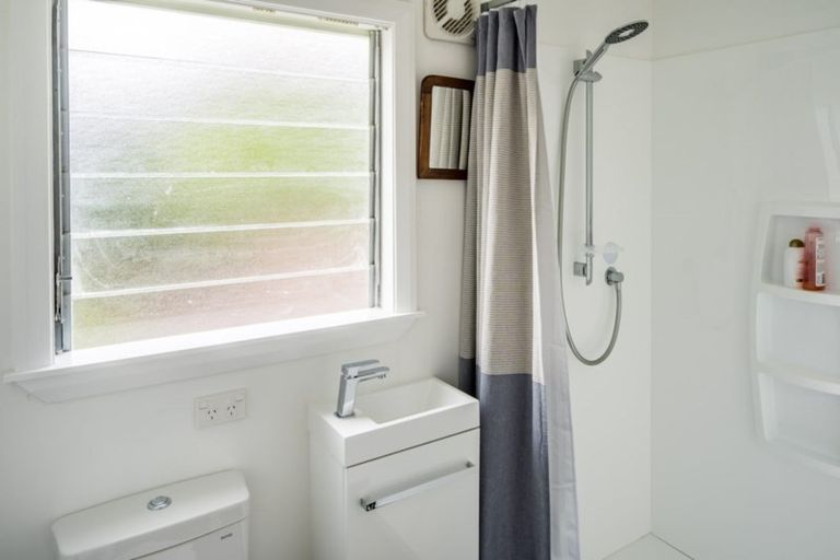 Photo of property in 8 Gordon Road, Plimmerton, Porirua, 5026