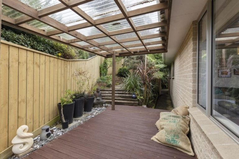 Photo of property in 30 Poto Road, Normandale, Lower Hutt, 5010