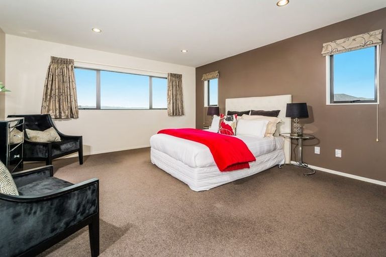 Photo of property in 42 Bur Oak Terrace, Schnapper Rock, Auckland, 0632