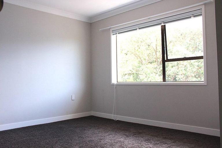 Photo of property in 32 Coronation Road, Hillcrest, Auckland, 0627