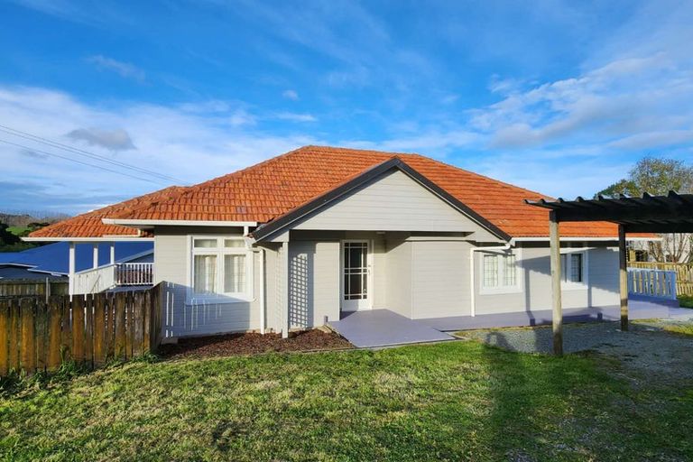 Photo of property in 114 Alcoba Street, Te Kamo, Kamo, 0112