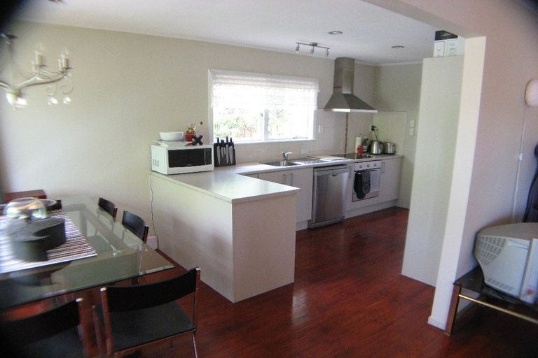 Photo of property in 19 Woodstock Road, Forrest Hill, Auckland, 0620