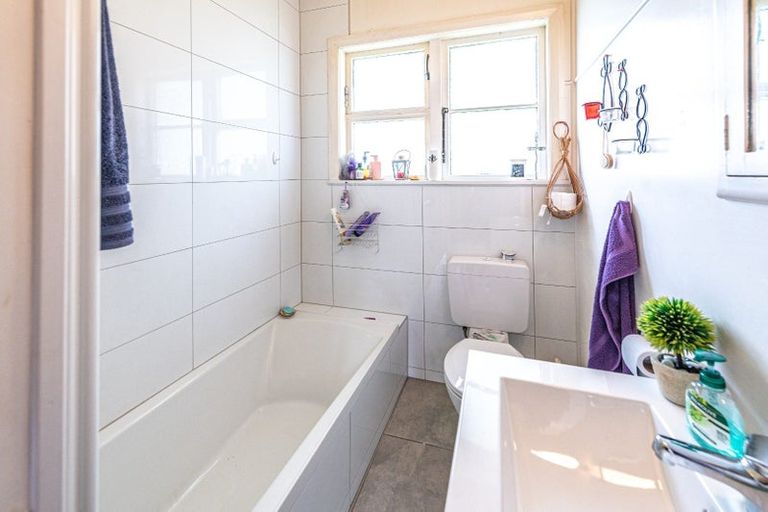 Photo of property in 2 White Street, Whanganui East, Whanganui, 4500