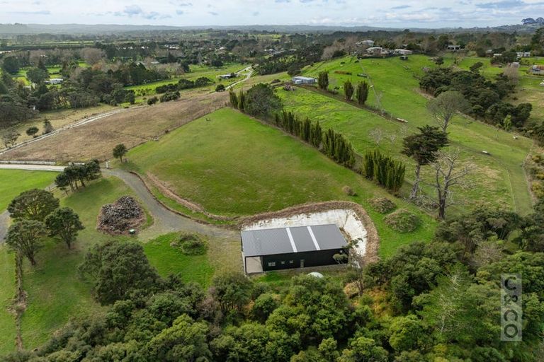 Photo of property in 22 Houkura Place, Taupaki, Henderson, 0782