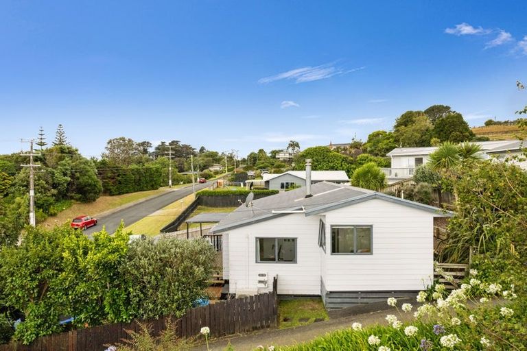 Photo of property in 2/32 Hand Road, Helensville, 0800