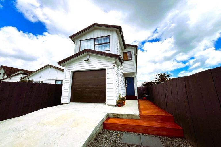 Photo of property in 58a De Quincey Terrace, Highland Park, Auckland, 2010