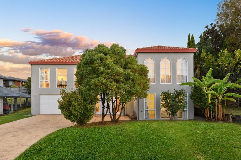 Photo of property in 14 Belleaire Court, West Harbour, Auckland, 0618