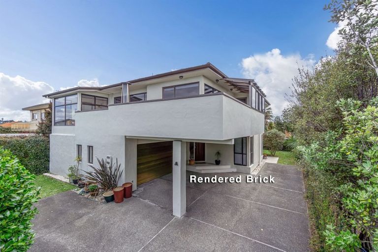 Photo of property in 2/72 Gulf View Road, Murrays Bay, Auckland, 0630