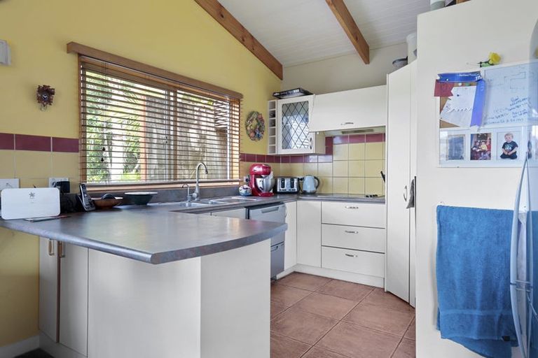 Photo of property in 78 Coulter Road, Henderson Valley, Auckland, 0614