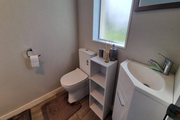 Photo of property in 26 Seaward Road, Edendale, 9825