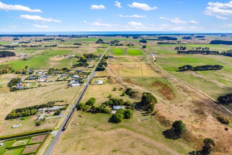 Photo of property in 42 Waitarere Beach Road, Waitarere, Levin, 5574