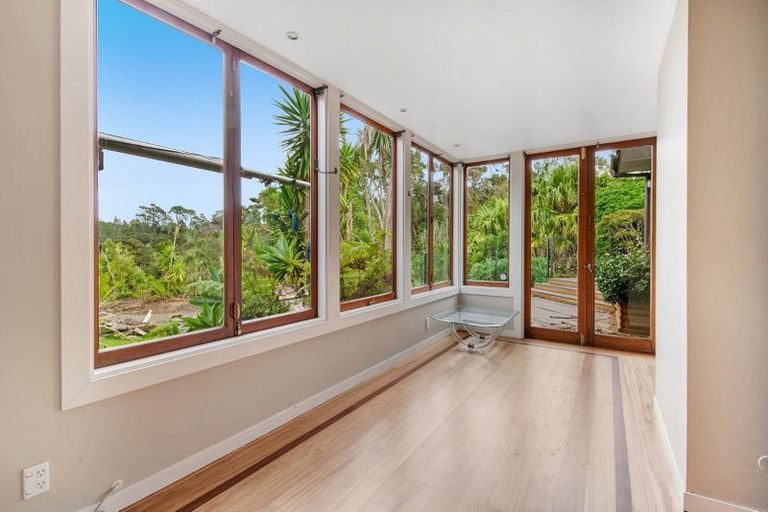 Photo of property in 1 The Knoll, Greenhithe, Auckland, 0632