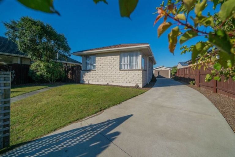 Photo of property in 487 Mairehau Road, Parklands, Christchurch, 8083