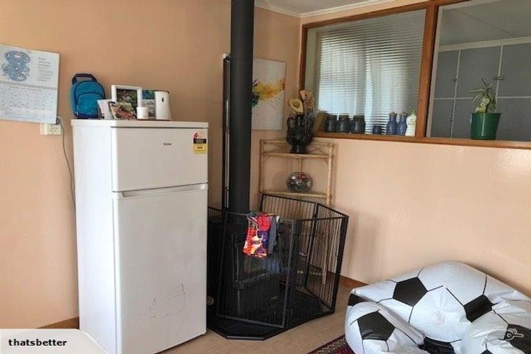 Photo of property in 9 Temuera Street, Otaki, 5512