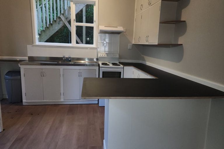 Photo of property in 16 Lindum Terrace, Roseneath, Wellington, 6011