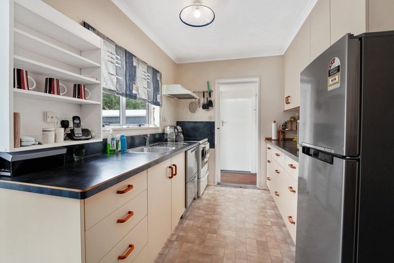 Photo of property in 37 Strathmore Avenue, Levin, 5510