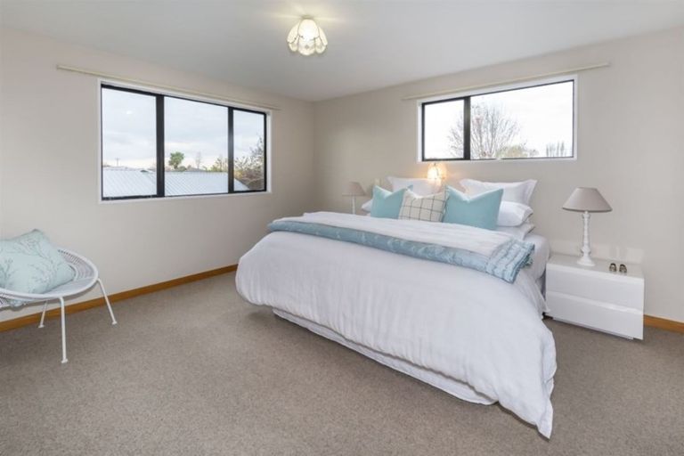 Photo of property in 25 Wiremu Street, Redwood, Christchurch, 8051