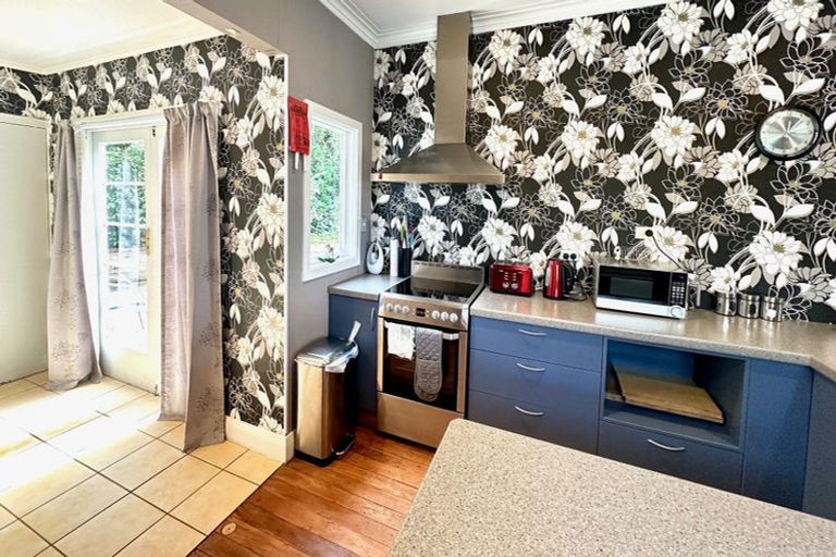 Photo of property in 14 Moana Street, Kaka Point, 9271