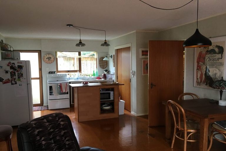 Photo of property in 33 Melandra Road, Stanmore Bay, Whangaparaoa, 0932