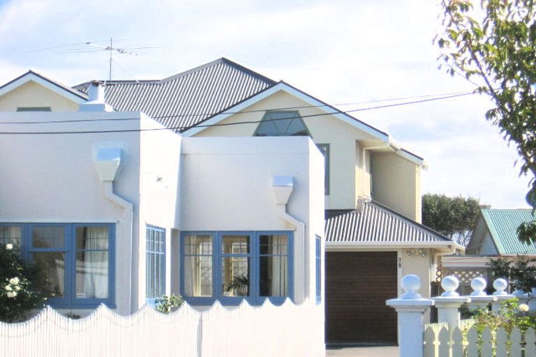 Photo of property in 15a The Quadrant, Miramar, Wellington, 6022