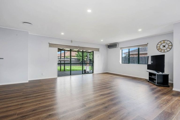Photo of property in 10 Gransna Lane, East Tamaki, Auckland, 2013