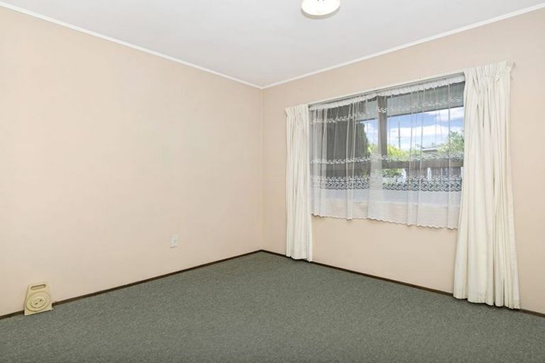 Photo of property in 2/352 Great South Road, Opaheke, Papakura, 2113
