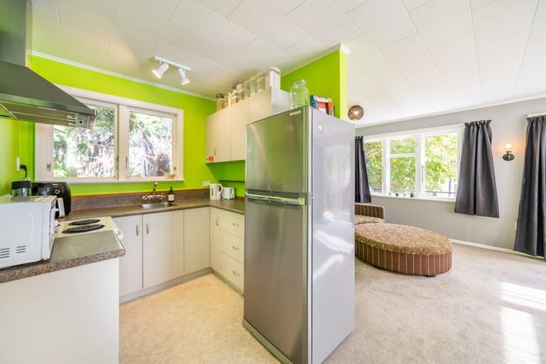 Photo of property in 49 Blue Mountains Road, Pinehaven, Upper Hutt, 5019