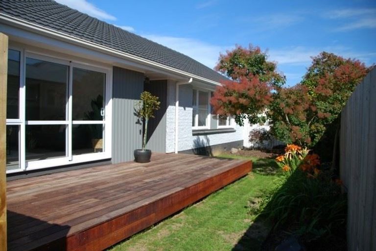 Photo of property in 45 Emlyn Place, Avondale, Christchurch, 8061