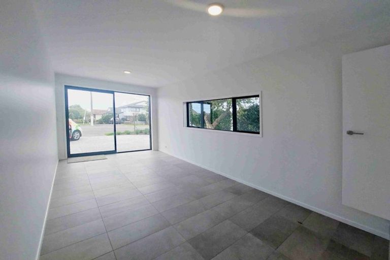 Photo of property in 1/122a Bucklands Beach Road, Bucklands Beach, Auckland, 2012