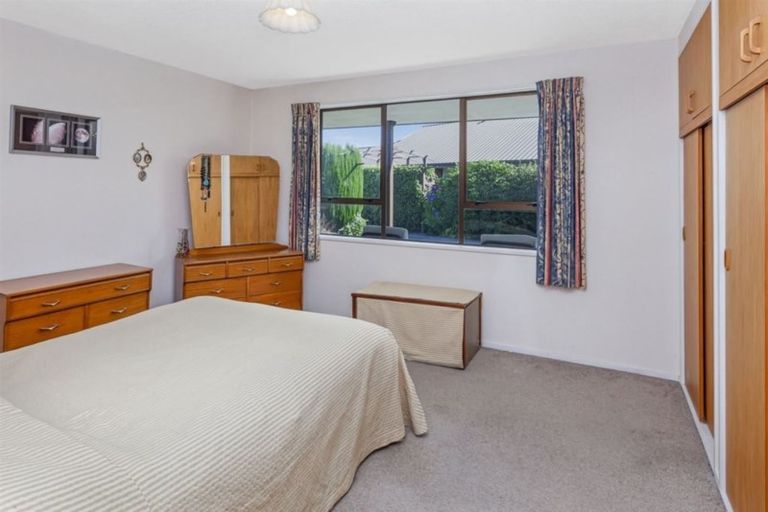 Photo of property in 36 Lowry Avenue, Redwood, Christchurch, 8051