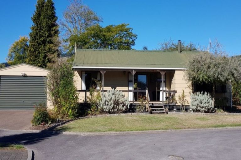 Photo of property in 76 Kinloch Road, Kinloch, Taupo, 3377