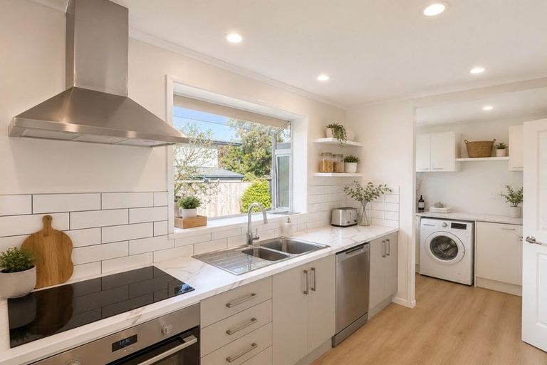 Photo of property in 7 Redwood Drive, Massey, Auckland, 0614