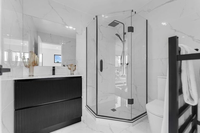 Photo of property in 16a Brandon Road, Glen Eden, Auckland, 0602