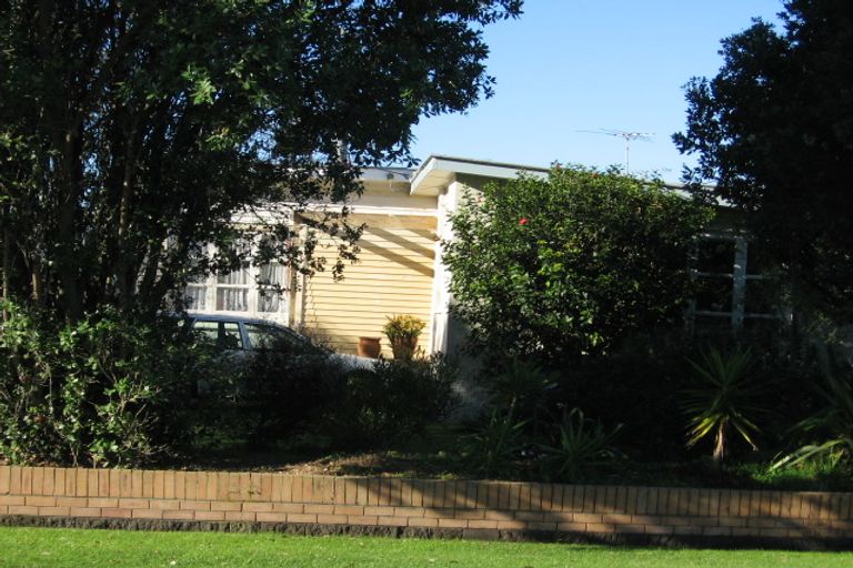 Photo of property in 13 Edward Avenue, Orewa, 0931