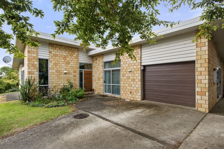 Photo of property in 4a Barberton Terrace, Red Hill, Papakura, 2110