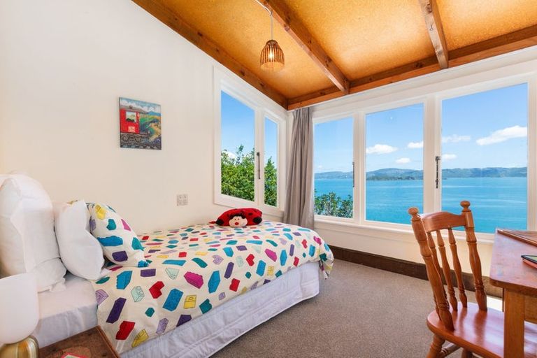 Photo of property in 17 Mahina Road, Mahina Bay, Lower Hutt, 5013