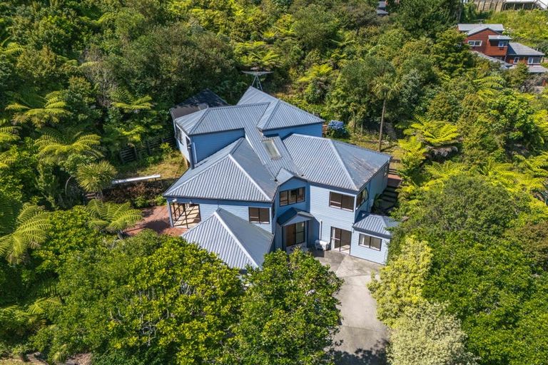 Photo of property in 8 Stitchbird Close, Murrays Bay, Auckland, 0630